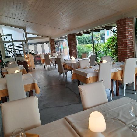 Locanda Della Luna Rossa Calosso ภายนอก รูปภาพ