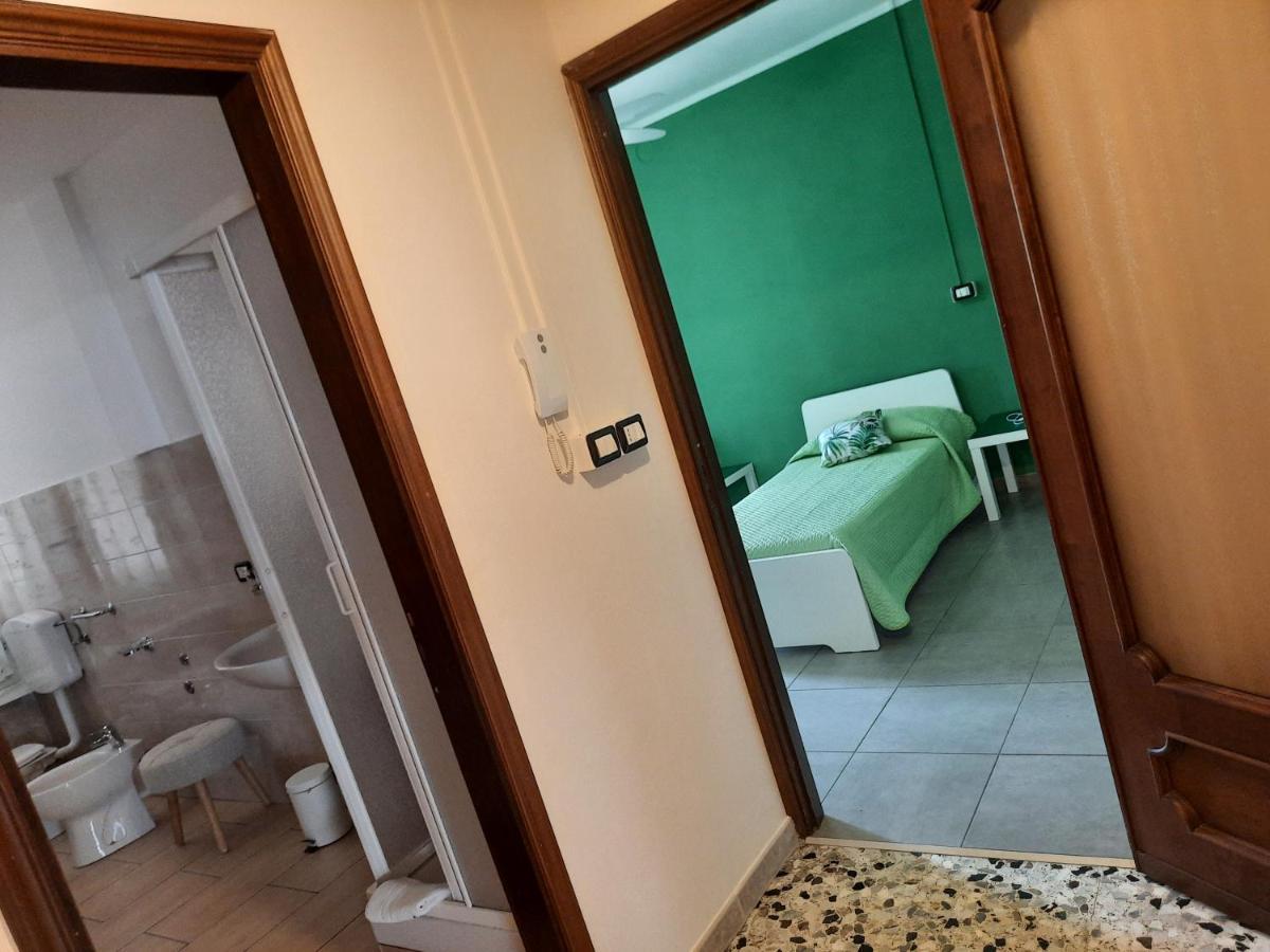 Locanda Della Luna Rossa Calosso ภายนอก รูปภาพ