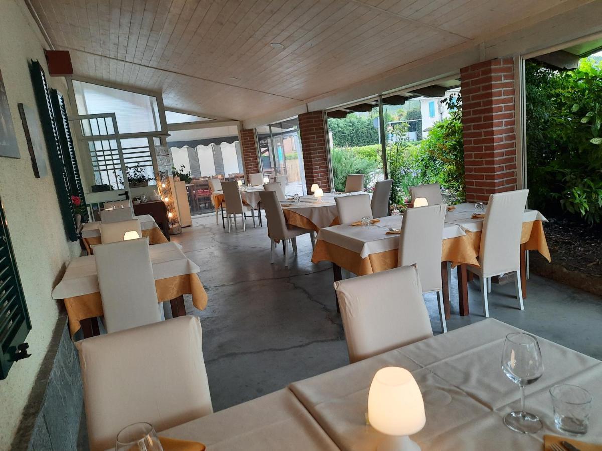 Locanda Della Luna Rossa Calosso ภายนอก รูปภาพ