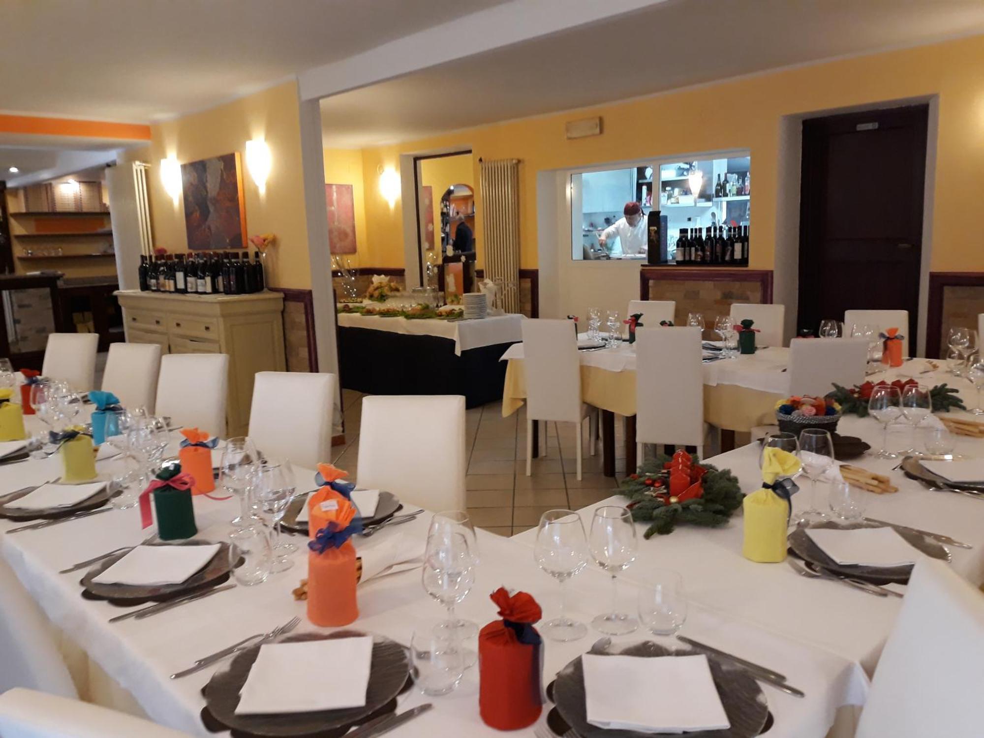Locanda Della Luna Rossa Calosso ภายนอก รูปภาพ