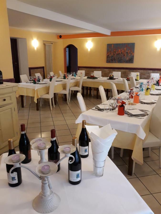 Locanda Della Luna Rossa Calosso ภายนอก รูปภาพ
